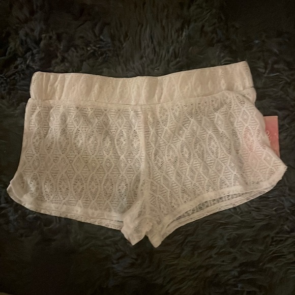Cotton lace beach shorts coverup - Picture 1 of 5